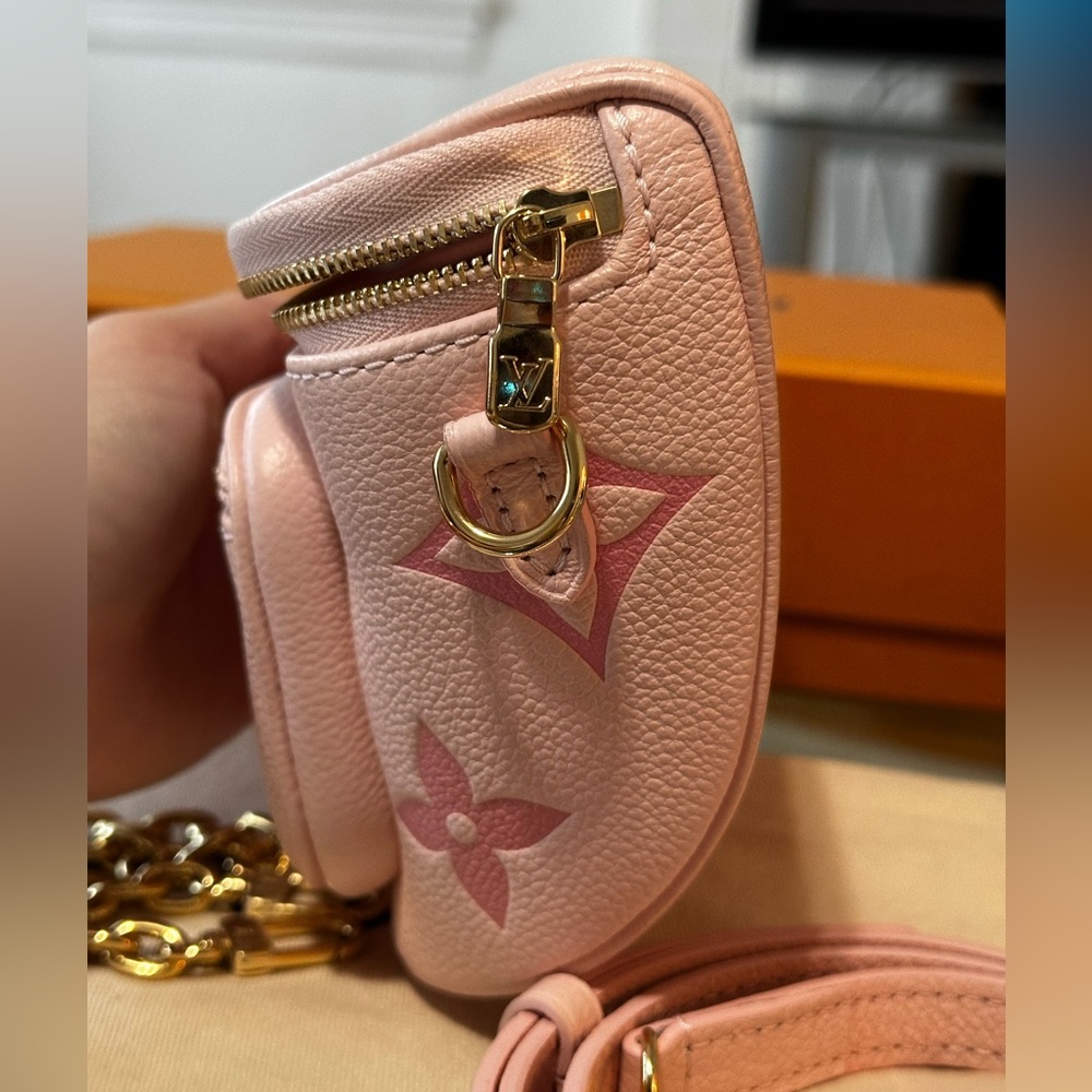 ❌SOLD❌💖BRAND NEW Louis Vuitton Mini Bumbag Gradient Pink Monogram💖 - Picture 6 of 11